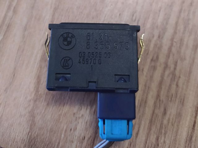 bontott BMW 5 E39 Csomagtérajtó Kapcsoló