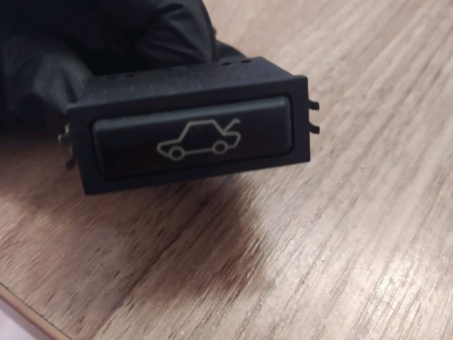 bontott BMW 5 E39 Csomagtérajtó Kapcsoló