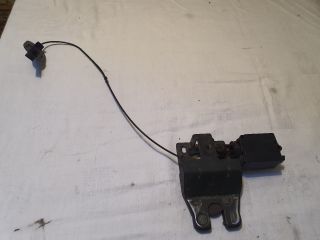 bontott BMW 5 E39 Csomagtérajtó Zárszerkezet