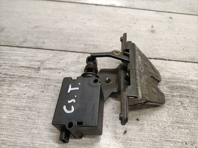 bontott BMW 5 E39 Csomagtérajtó Zárszerkezet