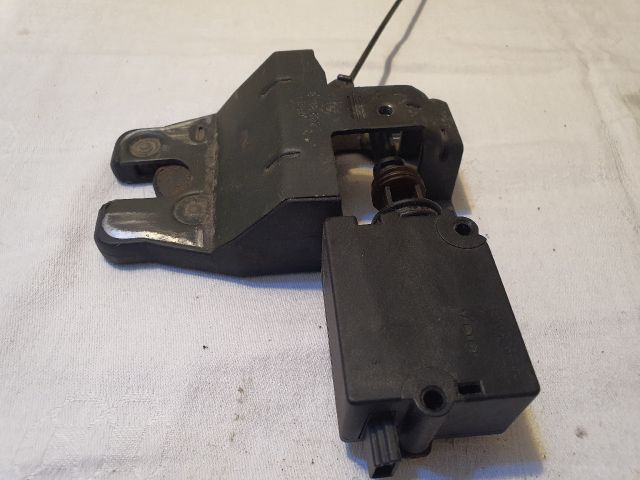 bontott BMW 5 E39 Csomagtérajtó Zárszerkezet