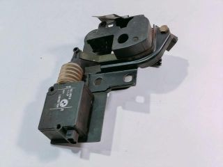 bontott BMW 5 E39 Csomagtérajtó Zárszerkezet