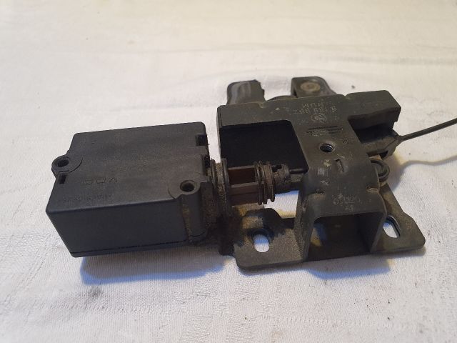 bontott BMW 5 E39 Csomagtérajtó Zárszerkezet