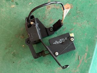 bontott BMW 5 E39 Csomagtérajtó Zárszerkezet