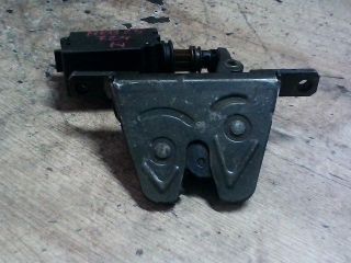 bontott BMW 5 E39 Csomagtérajtó Zárszerkezet