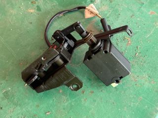 bontott BMW 5 E39 Csomagtérajtó Zárszerkezet