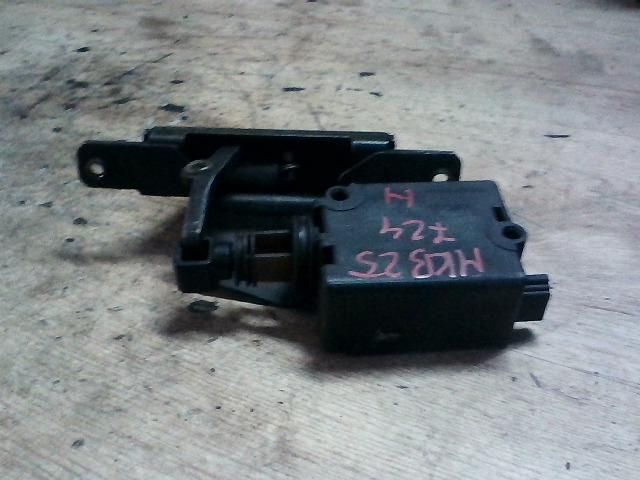 bontott BMW 5 E39 Csomagtérajtó Zárszerkezet