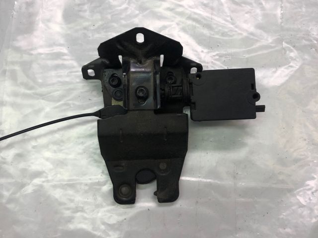 bontott BMW 5 E39 Csomagtérajtó Zárszerkezet