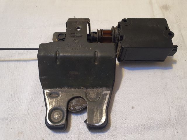 bontott BMW 5 E39 Csomagtérajtó Zárszerkezet