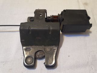 bontott BMW 5 E39 Csomagtérajtó Zárszerkezet