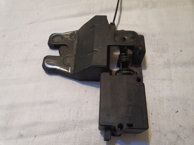 bontott BMW 5 E39 Csomagtérajtó Zárszerkezet