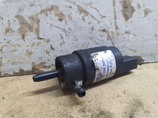 bontott BMW 5 E39 Első Ablakmosó Szivattyú