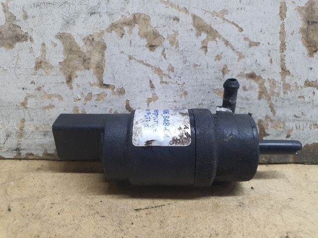 bontott BMW 5 E39 Első Ablakmosó Szivattyú