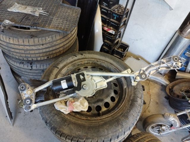 bontott BMW 5 E39 Első Ablaktörlő Szerkezet Motorral