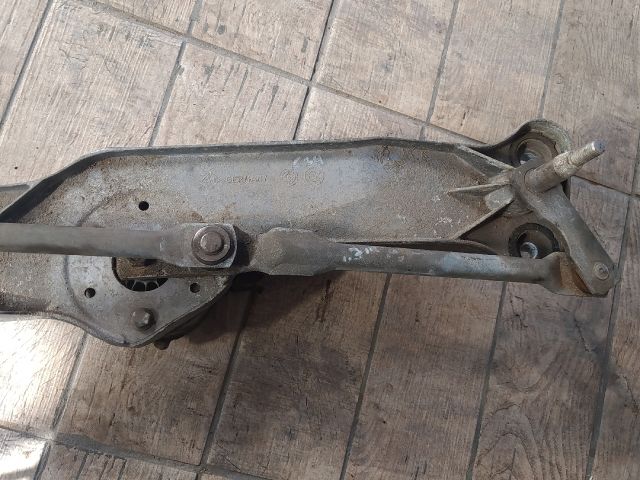 bontott BMW 5 E39 Első Ablaktörlő Szerkezet Motorral