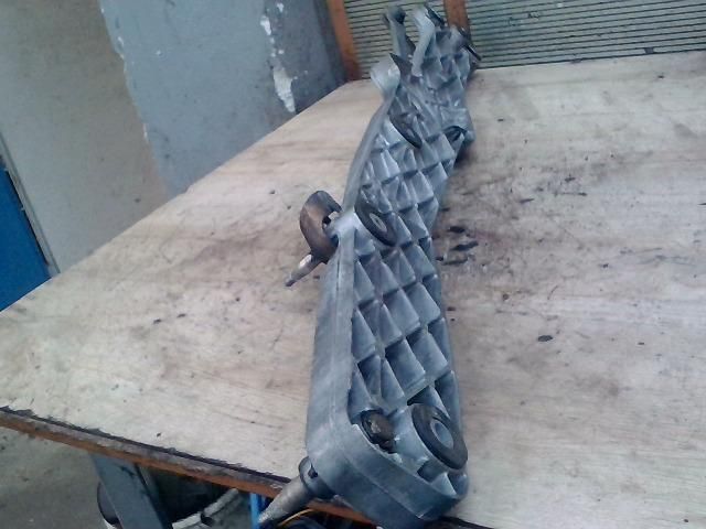 bontott BMW 5 E39 Első Ablaktörlő Szerkezet