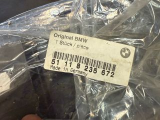 bontott BMW 5 E39 Első Lökhárító Alsó Középső Díszrács