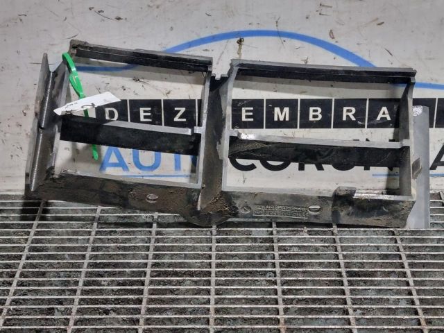 bontott BMW 5 E39 Első Lökhárító Díszléc