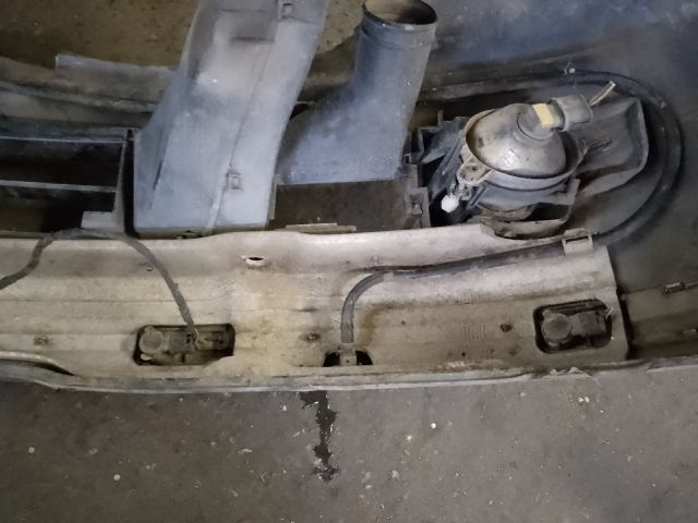 bontott BMW 5 E39 Első Lökhárító (Részeivel)