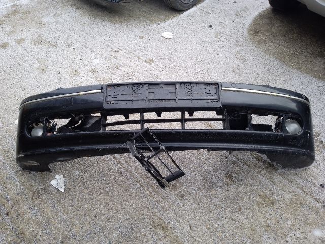 bontott BMW 5 E39 Első Lökhárító (Részeivel)