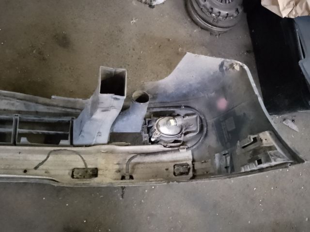 bontott BMW 5 E39 Első Lökhárító (Részeivel)