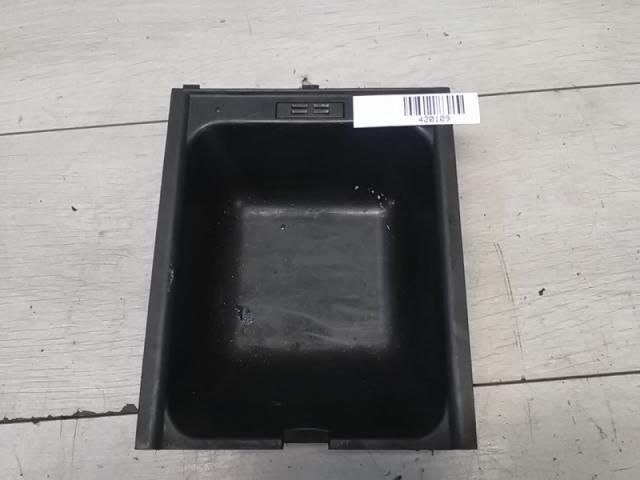 bontott BMW 5 E39 Első Tároló Rekesz