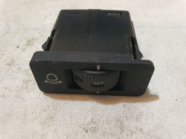 bontott BMW 5 E39 Fényszórómagasság Állító Kapcsoló