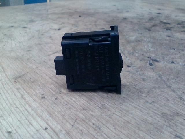 bontott BMW 5 E39 Fényszórómagasság Állító Kapcsoló