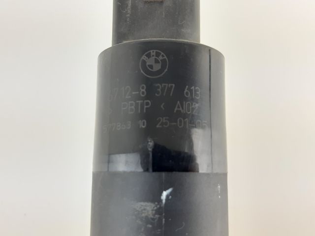 bontott BMW 5 E39 Fényszórómosó Szivattyú