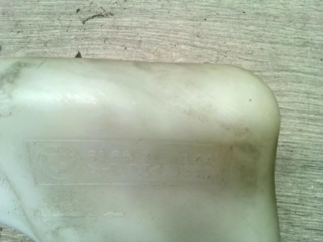 bontott BMW 5 E39 Fényszórómosó Tartály