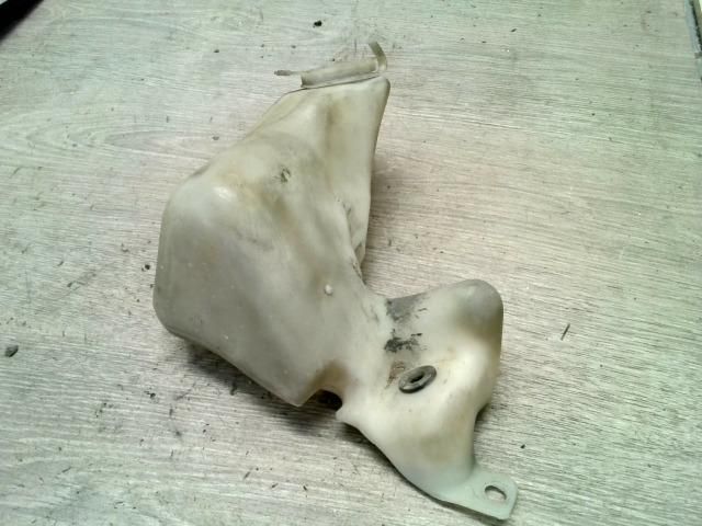 bontott BMW 5 E39 Fényszórómosó Tartály