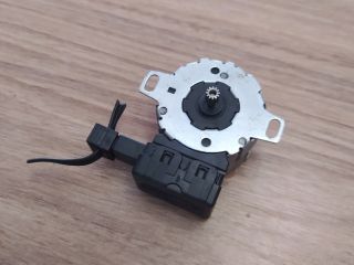 bontott BMW 5 E39 Fűtés Állító Motor