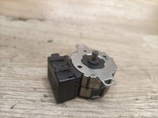 bontott BMW 5 E39 Fűtés Állító Motor