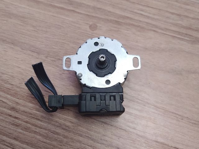 bontott BMW 5 E39 Fűtés Állító Motor