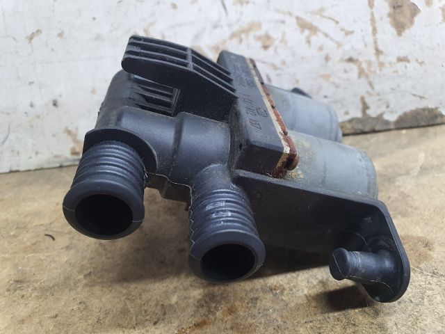 bontott BMW 5 E39 Fűtéscsap