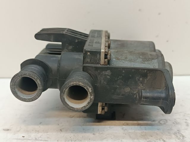 bontott BMW 5 E39 Fűtéscsap