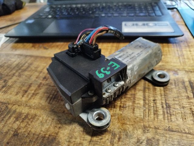 bontott BMW 5 E39 Hátsó Ablaktörlő Motor