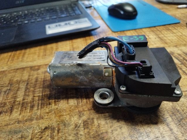 bontott BMW 5 E39 Hátsó Ablaktörlő Motor