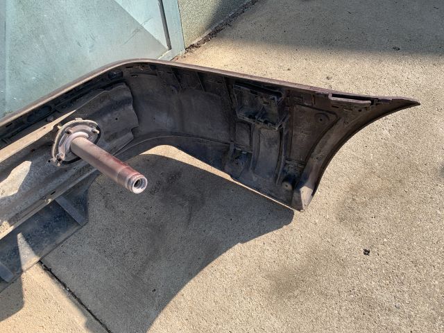 bontott BMW 5 E39 Hátsó Lökhárító (Részeivel)