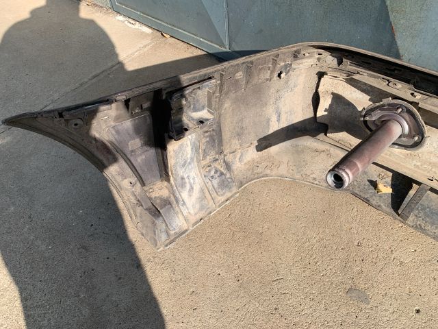 bontott BMW 5 E39 Hátsó Lökhárító (Részeivel)