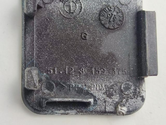 bontott BMW 5 E39 Hátsó Vonószem Burkolat