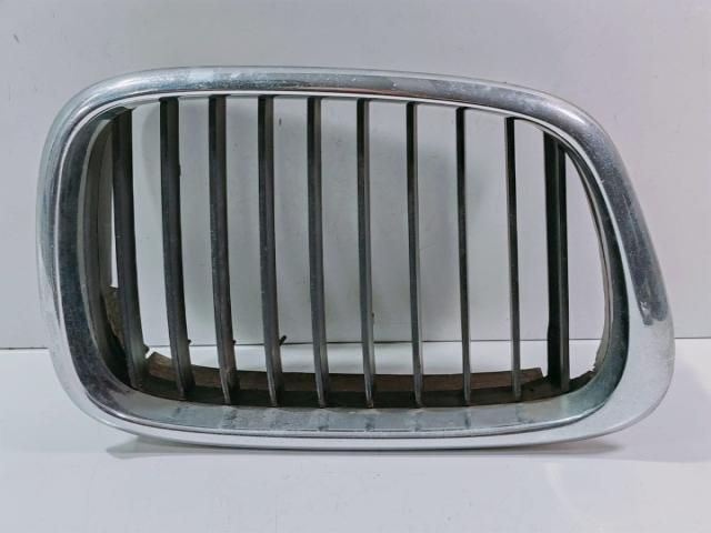 bontott BMW 5 E39 Hűtőrács