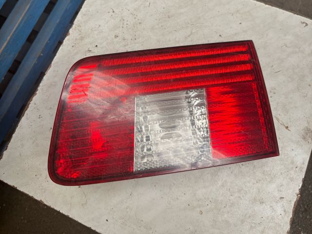 bontott BMW 5 E39 Jobb Belső Hátsó Lámpa