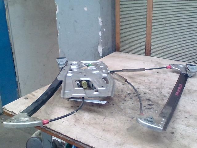 bontott BMW 5 E39 Jobb első Ablakemelő Szerkezet (Elektromos)