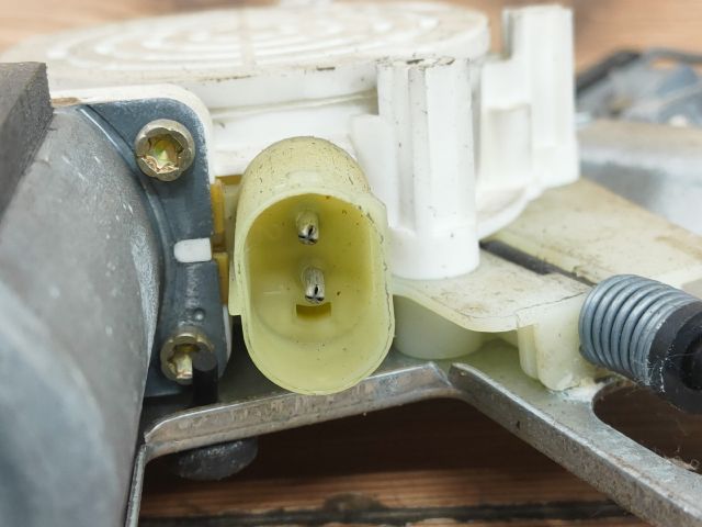 bontott BMW 5 E39 Jobb első Ablakemelő Szerkezet (Elektromos)