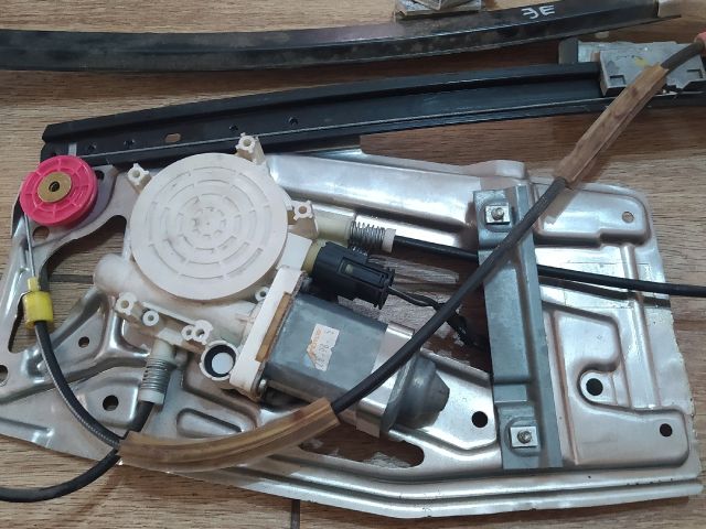 bontott BMW 5 E39 Jobb első Ablakemelő Szerkezet (Elektromos)