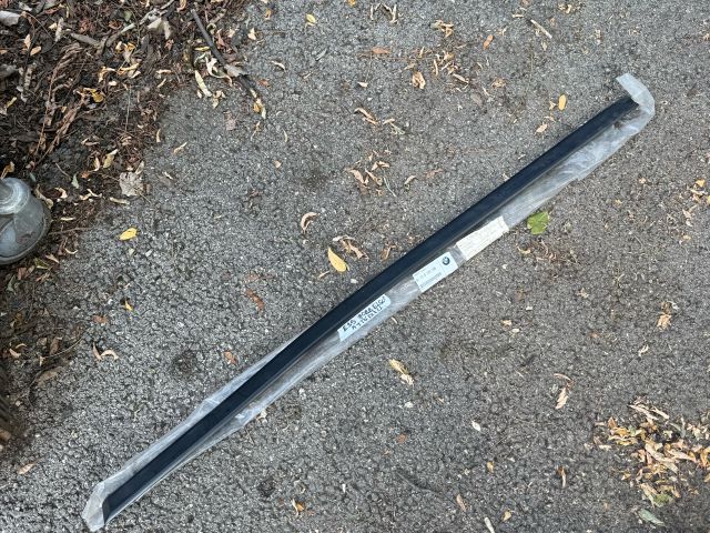 bontott BMW 5 E39 Jobb első Ajtó Díszléc