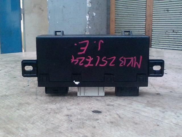 bontott BMW 5 E39 Jobb első Ajtó Vezérlőegység