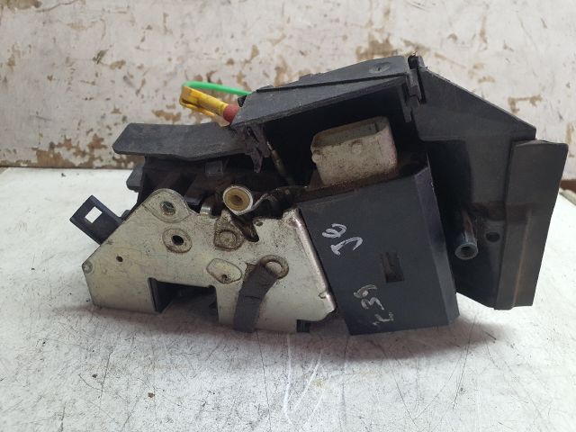 bontott BMW 5 E39 Jobb első Ajtózár