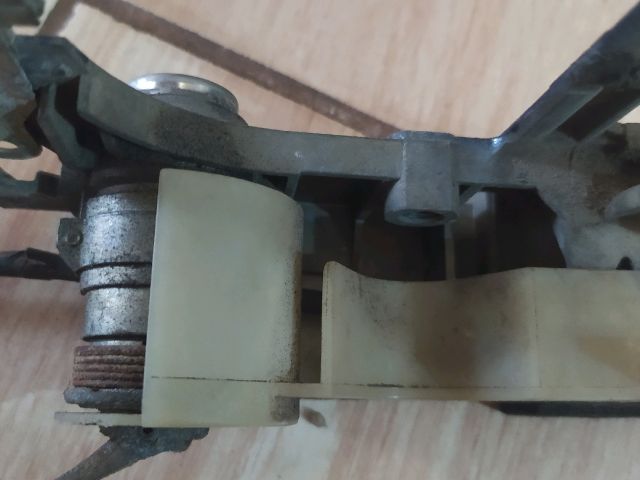 bontott BMW 5 E39 Jobb első Külső Kilincsfészek